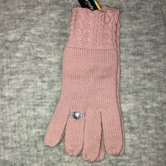 Charlie Paige Accessories - [Charlie Paige] NWT Knit Gloves w/a Ring Detail
